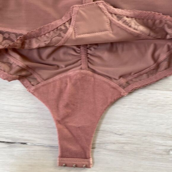 JOSHINE Butt Lifter Girdle w/ snaps & hooks Rosy Brown M NWT in pkg - Picture 4 of 8